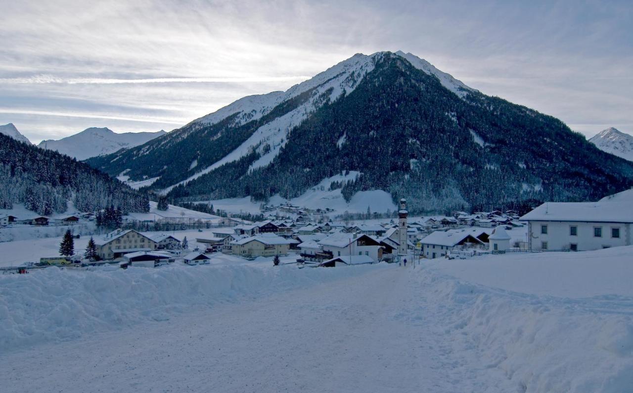 Bergsporthotel Antonie Gries im Sellrain Exterior photo